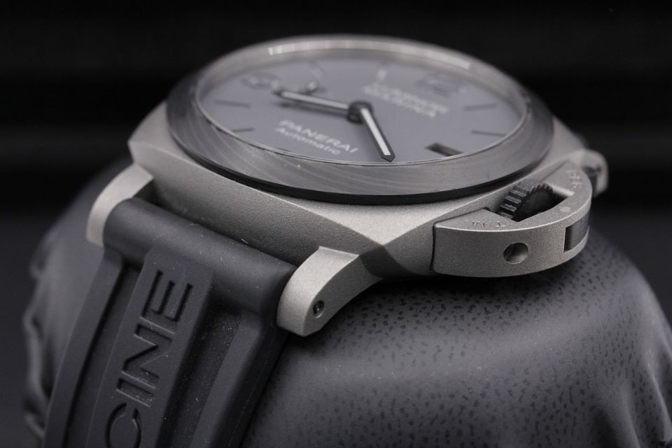 Panerai Luminor Marina Carbotech PAM02661 Image 2